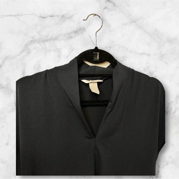 H&M V Neck Shirt - Picture 4 of 6